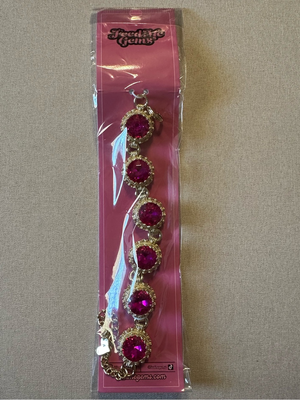 NWT Feed Me Gems TF20 Fuchsia Queen Necklace